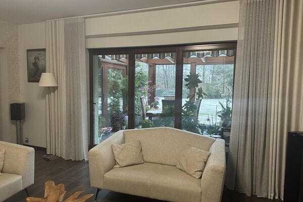 Elegante Vorhänge aus natürlichem Leinen