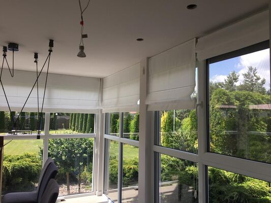 Inspiration für die Terrasse mit einem funktionellen Raffrollo