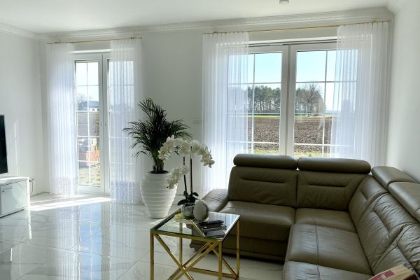 Moderne Vorhänge für das Wohnzimmer - welches Potenzial sie haben