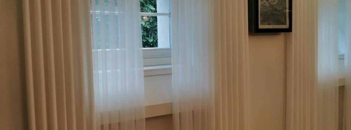 Wie faltet man Gardinen und Vorhänge? Effektive und einfache Lösungen