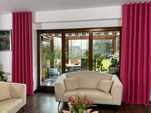 Artikel über die Gestaltung von Wohnräumen in Magenta